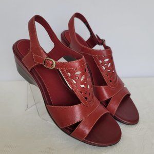 CLARKS Bendables Bermuda Leather Wedge Sandals- Red color- Women's Size 9M